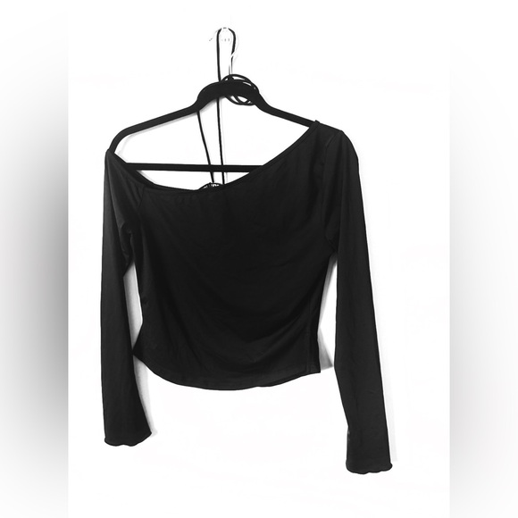 Princess Polly Classic Black Top - Picture 3 of 6